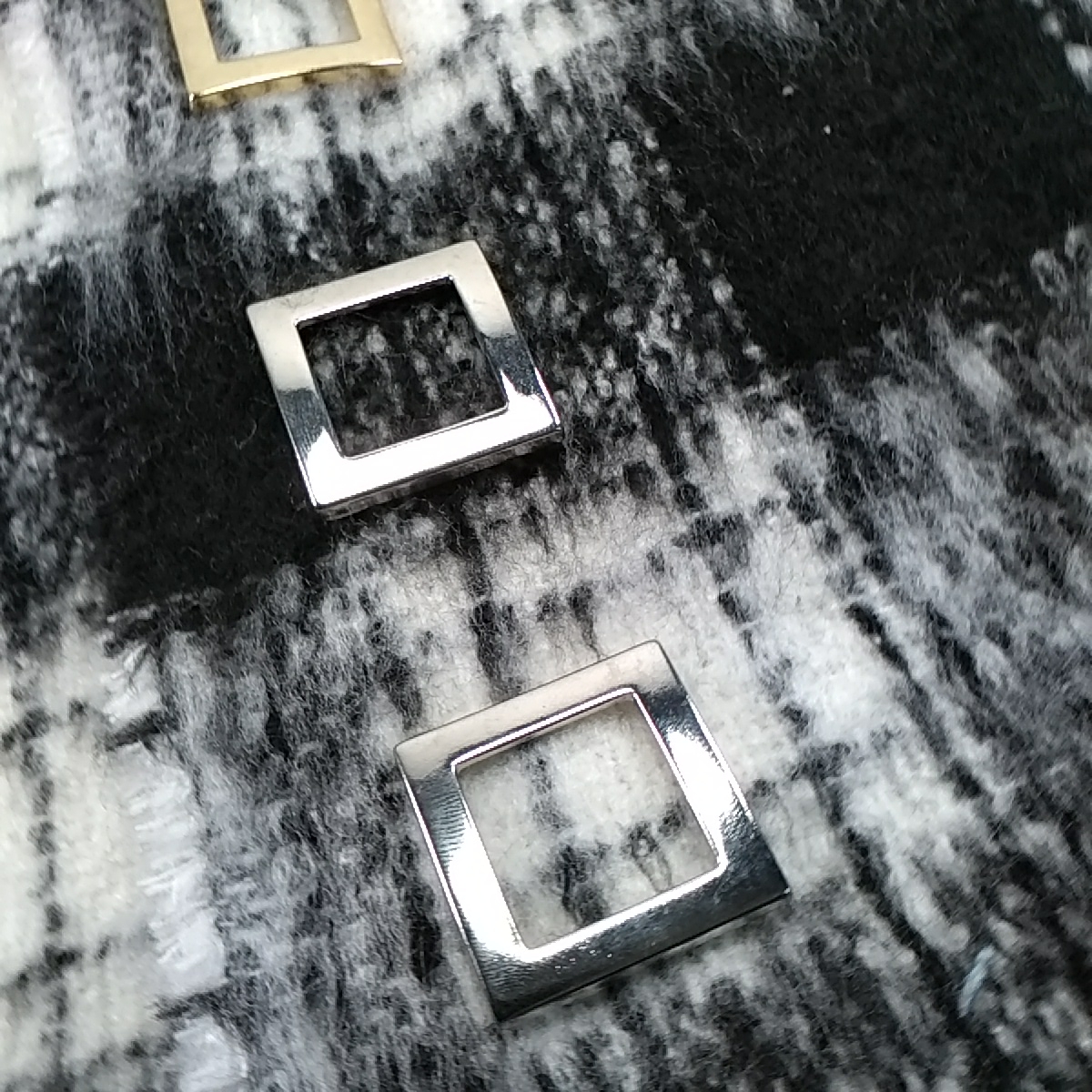 Mont , Kaban ve Ceket için Metal Çıtçıt Düğme 32 x 32 mm Е 1831 Mont , Kaban ve Ceket için Metal Çıtçıt Düğme 32 x 32 mm Е 1831