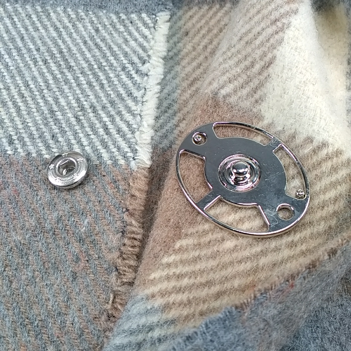 Snap Button Oval Shape Coat Jacket and Outerwear Snap 40 x 30 mm E 1972 Snap Button Oval Shape Coat Jacket and Outerwear Snap 40 x 30 mm E 1972