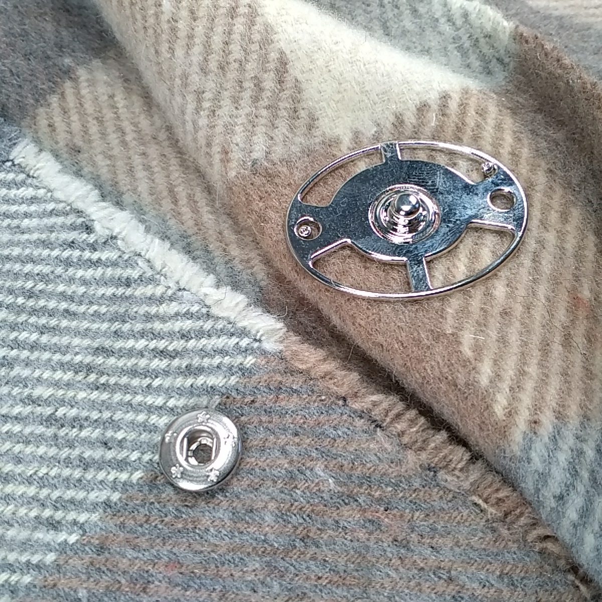 Snap Button Oval Shape Coat Jacket and Outerwear Snap 40 x 30 mm E 1972 Snap Button Oval Shape Coat Jacket and Outerwear Snap 40 x 30 mm E 1972