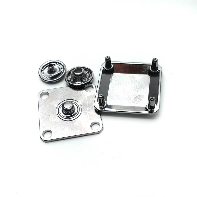 Kaban ve Mont Çıtçıt Düğmesi 25x 25 mm E 2036