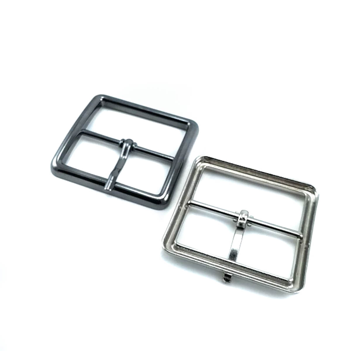 37 mm Center-Bar Buckle front and detail view