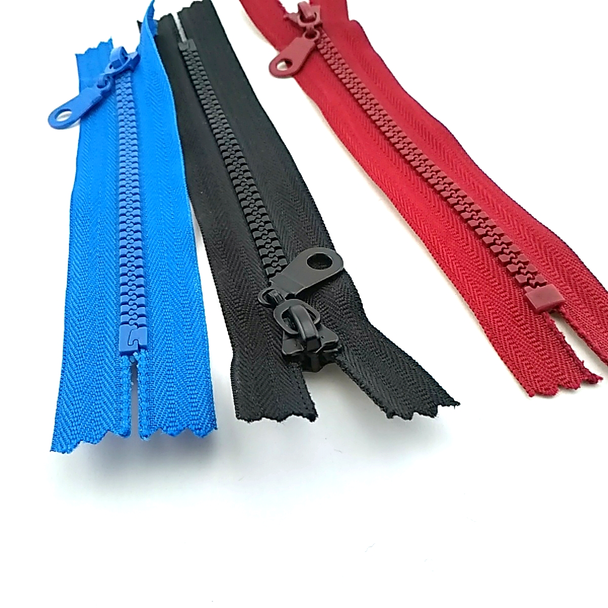 18 cm - 7,09 inch Chunky Plastic Teeth Zip Closed End (50 pcs/Pack) FK00001