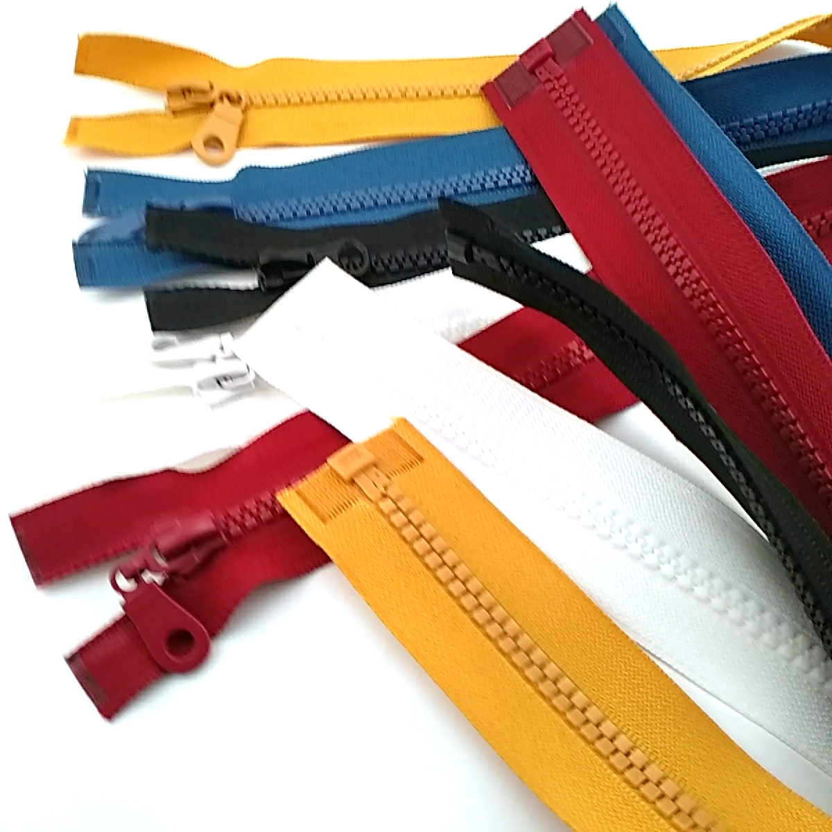 65 cm - 25,6 inch Chunky Plastic Teeth Zipper Open End (50 pcs/Pack)