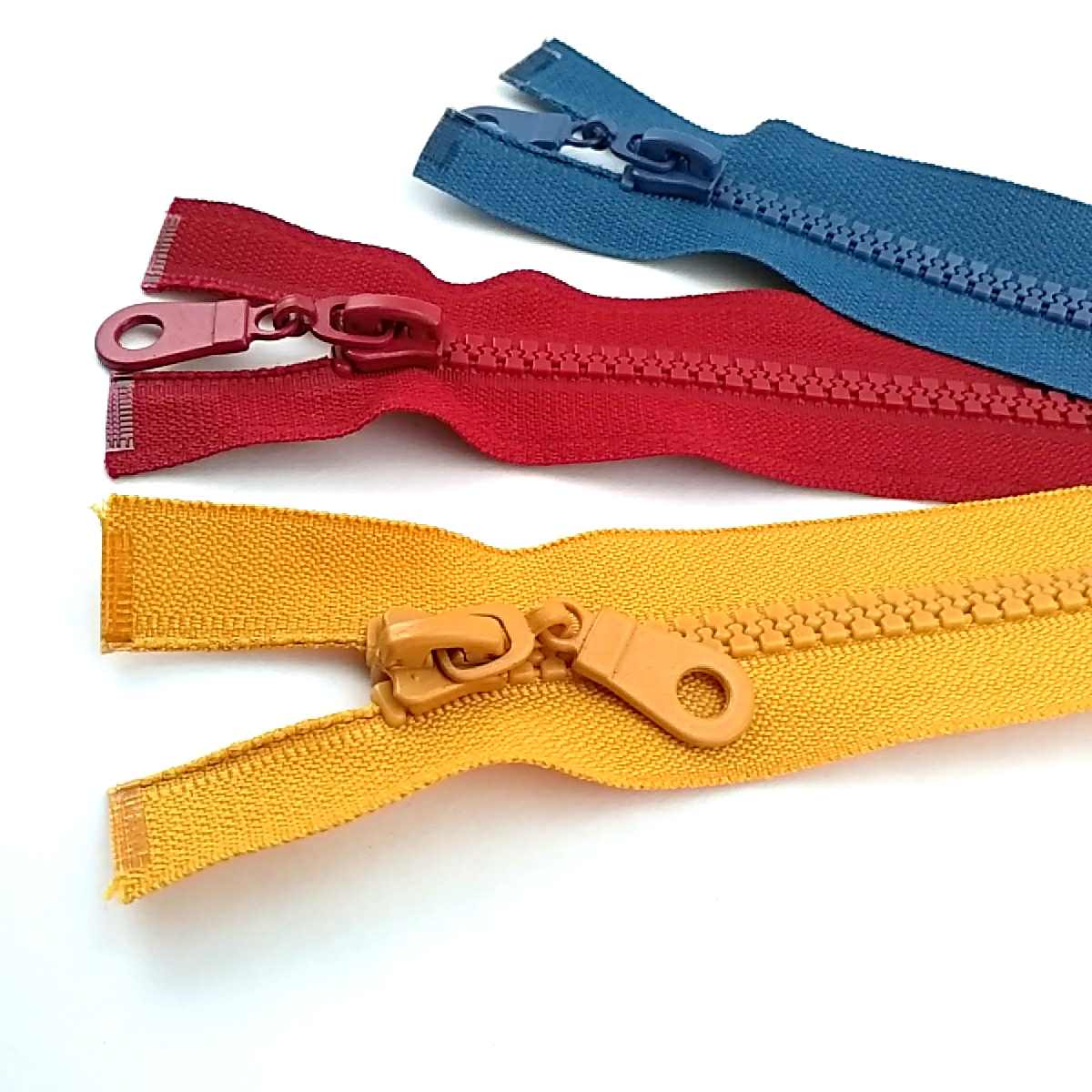 75 cm - 29,53 inch Chunky Plastic Teeth Zipper Open End (50 pcs/Pack)